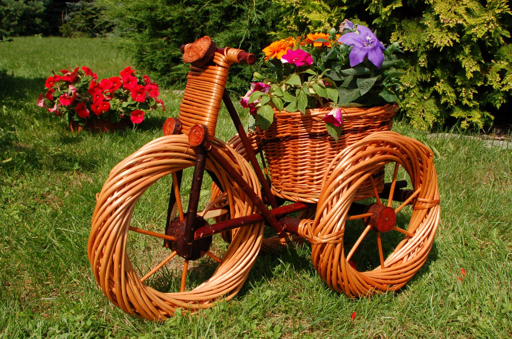 Dreirad in Korbgeflecht, Rattan, Körbe, Pflanzkorb, Pflanzkasten, Übertopf Weide, 61 cm