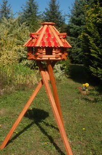 Futterhaus / Vogelhaus mit braun - roten Holzschindeln und Gauben mit Vogelhausständer, V13r m. St.