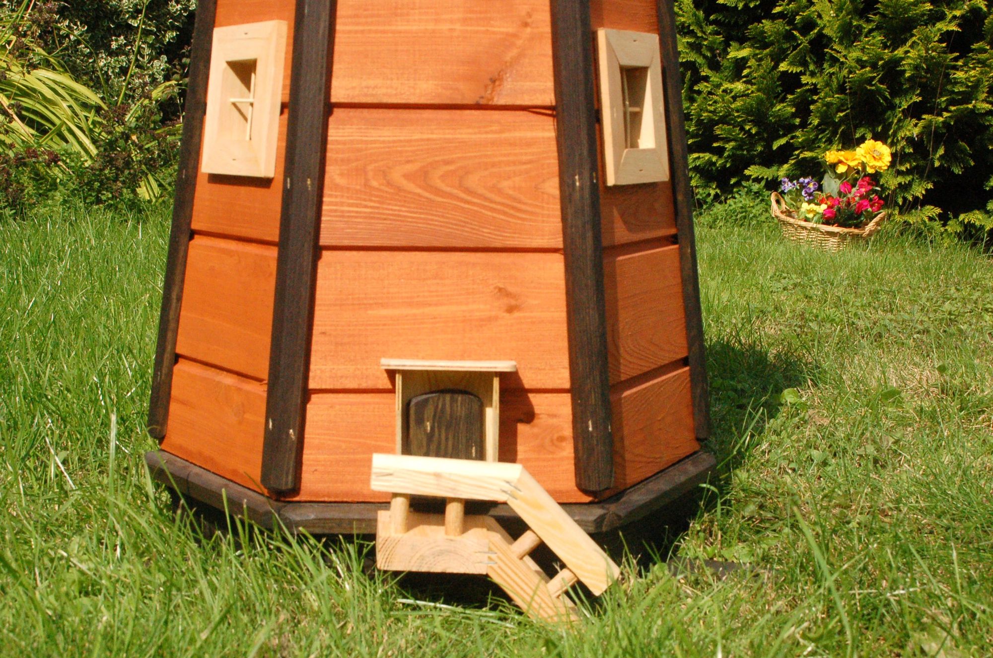 Garten-Leuchtturm aus Holz - Solar-Beleuchtung - Höhe 1,4m - Ansicht 2