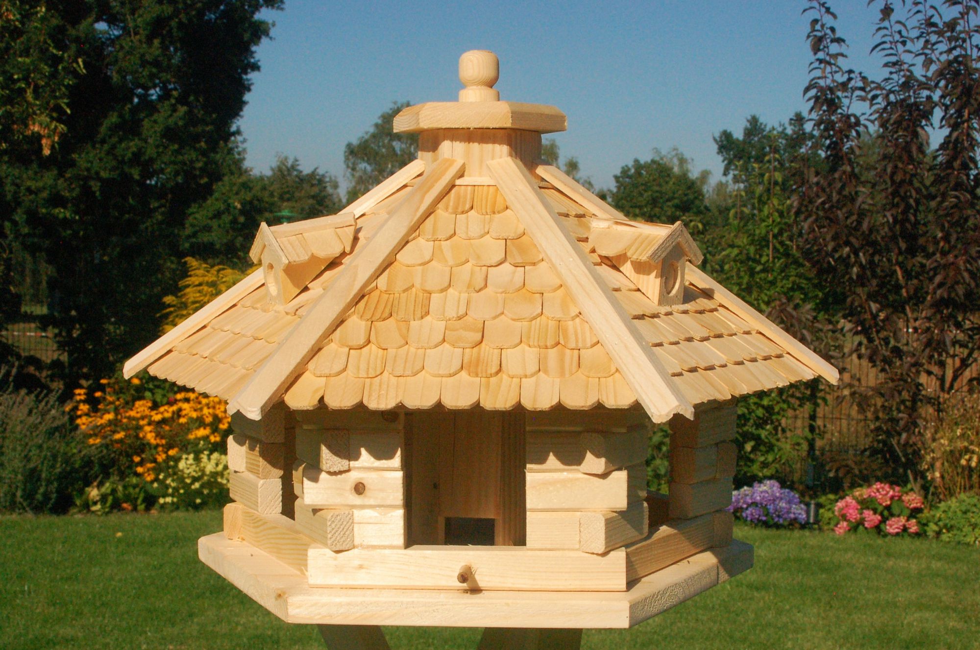 Vogelhaus Vogelhäusschen Futterhaus, verschiedene Farben, Holzschindeldach natur V18 - Ansicht 3
