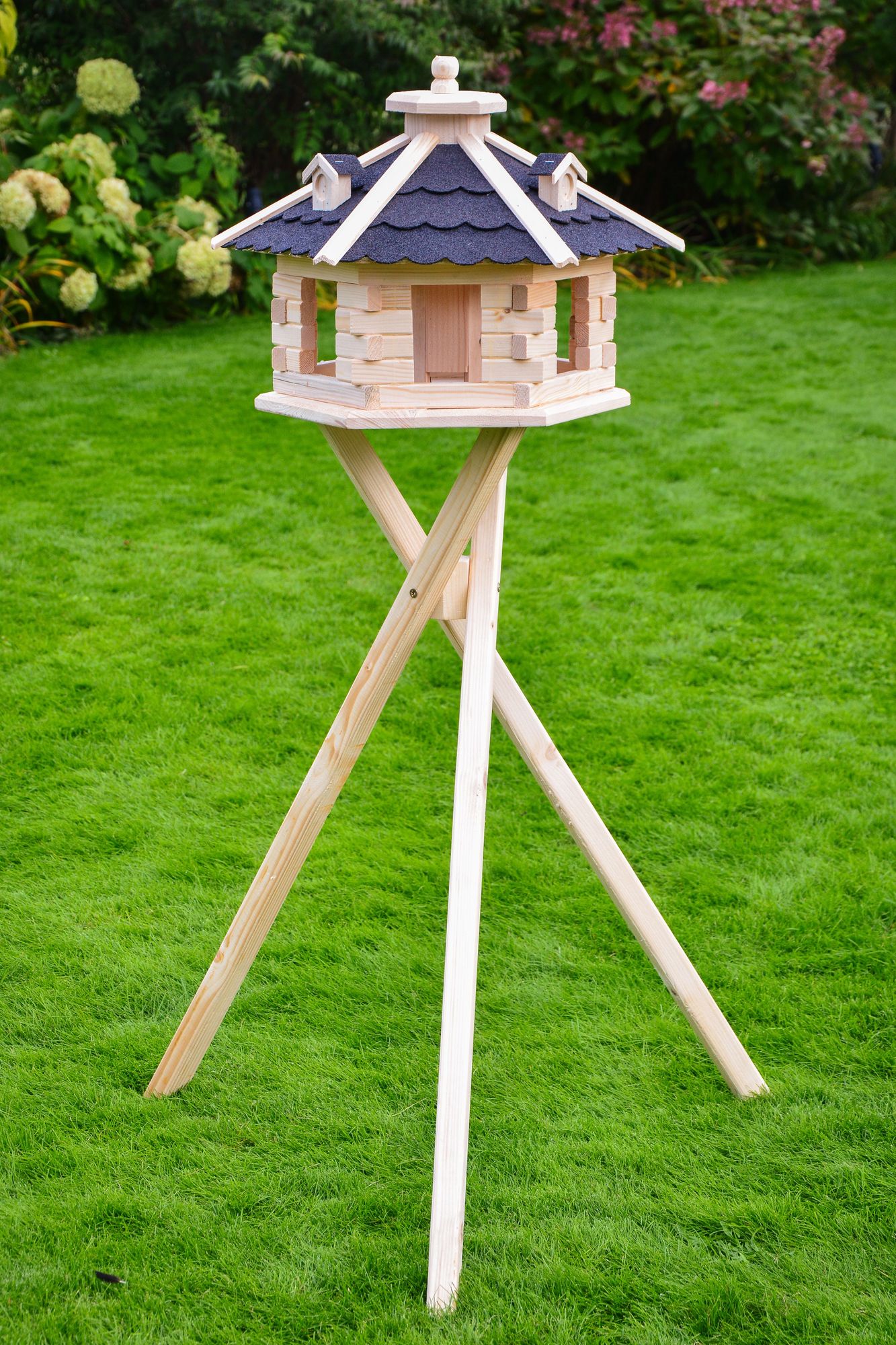Vogelpavillon Naturholz mit farbiges Bitumdach