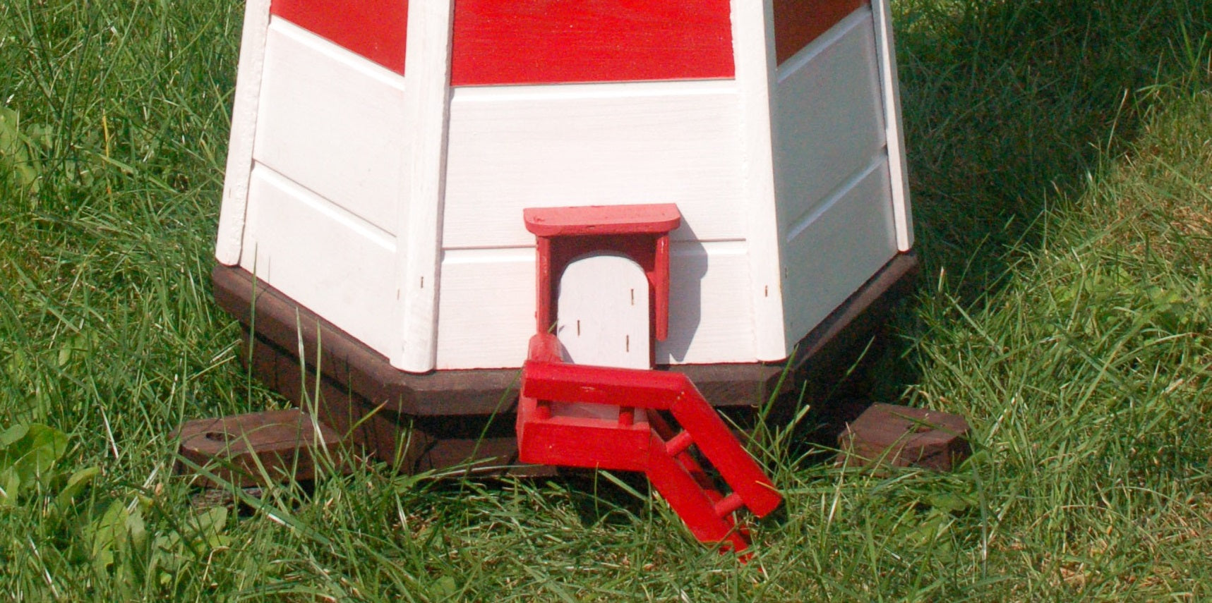 Garten-Leuchtturm - Höhe 1,10 m - rot/weiß - Solarbeleuchtung - Ansicht 3