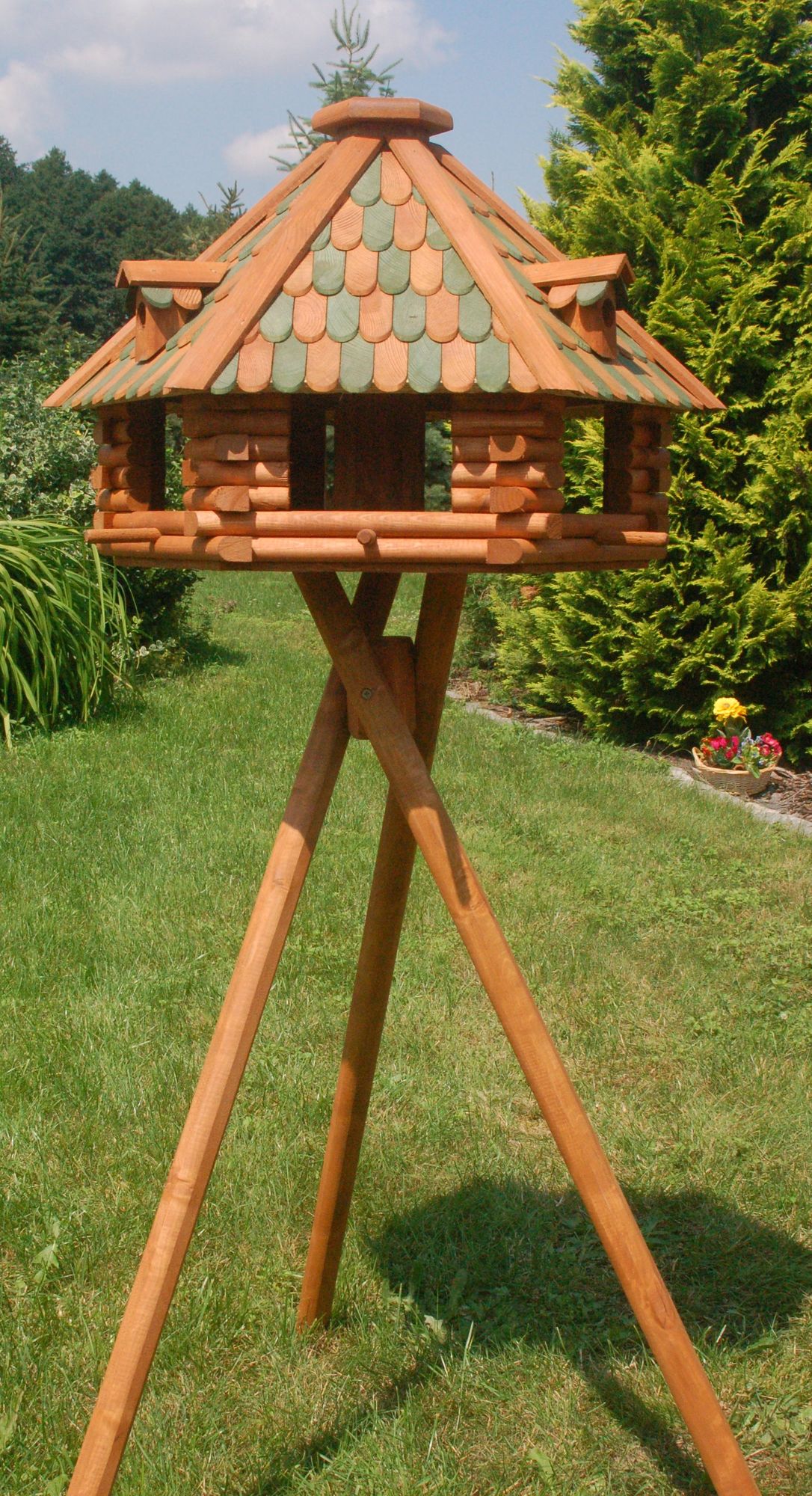 XXL Luxus Vogelhaus mit Solarbeleuchtung absoluter Blickfang, Vogelfutterhaus aus Holz, V13 XXL mit Ständer - Ansicht 2