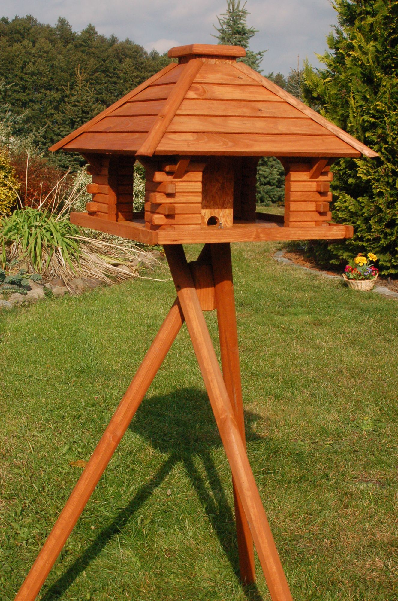 Vogelhaus Futterhaus Futterhäuschen Vogelvilla mit Solarbeleuchtung, wahlweise mit oder ohne Vogelhausständer V20 - Ansicht 2