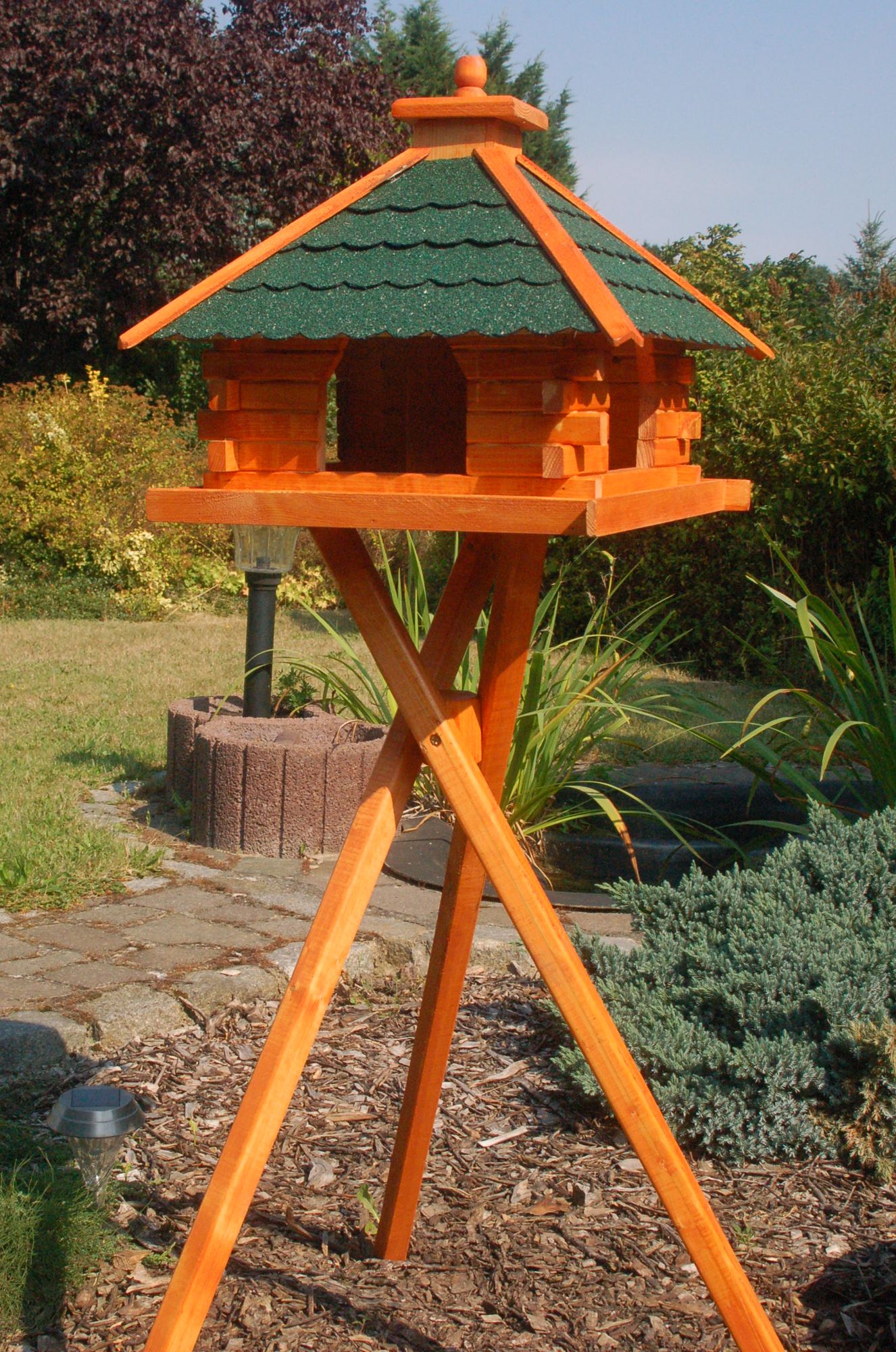 XXL Futterhaus Vogelhaus mit Bitumenschindeln versch. Dachfarben mit Vogelhausständer V20 - Ansicht 4