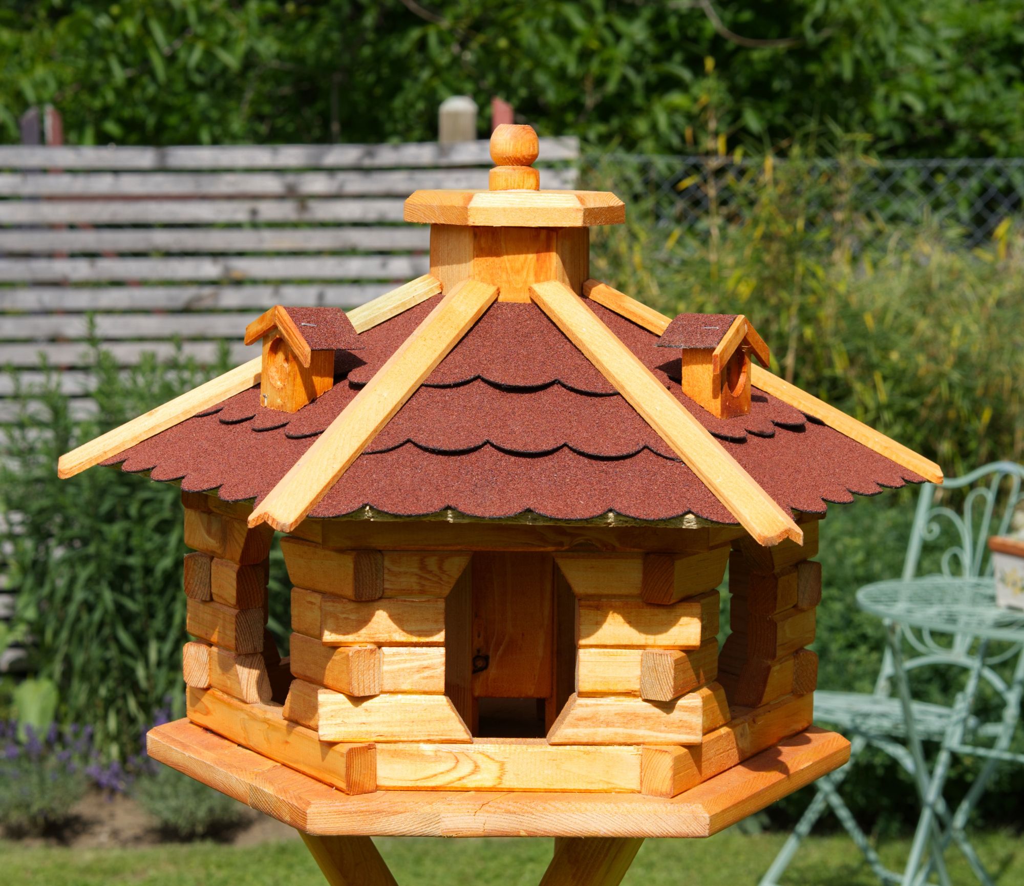 Vogelhaus V16 Variante in verschiedenen Größen und Farben mit oder ohne Ständer oder Solar - Ansicht 4