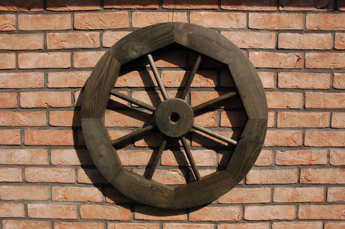 Dekoratives Wagenrad 70 cm rustikal aus Holz mit Metallbeschlag, Western, Saloon, Kutschenrad, Holzrad, Dekorad, schwarz